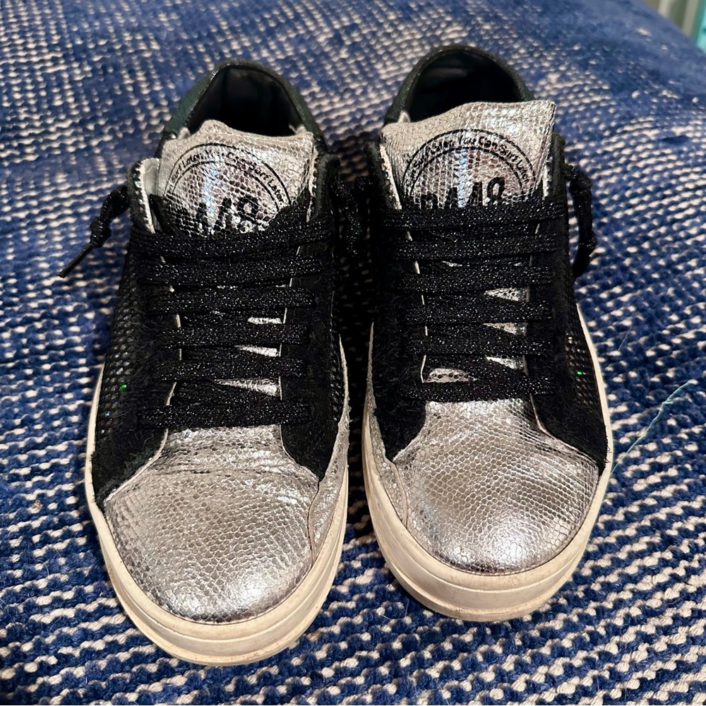 P448 Sz 38 (8) Women’s John Silver Sneaker